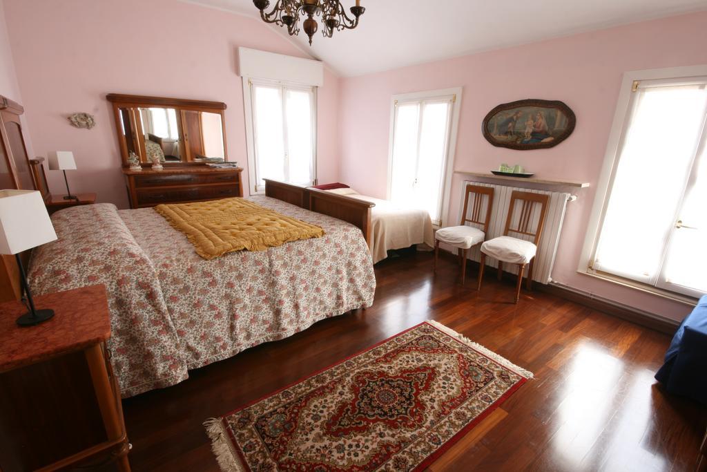 Corte Posta B&B - Parcheggio E Bagno In Camera Mantova Rom bilde