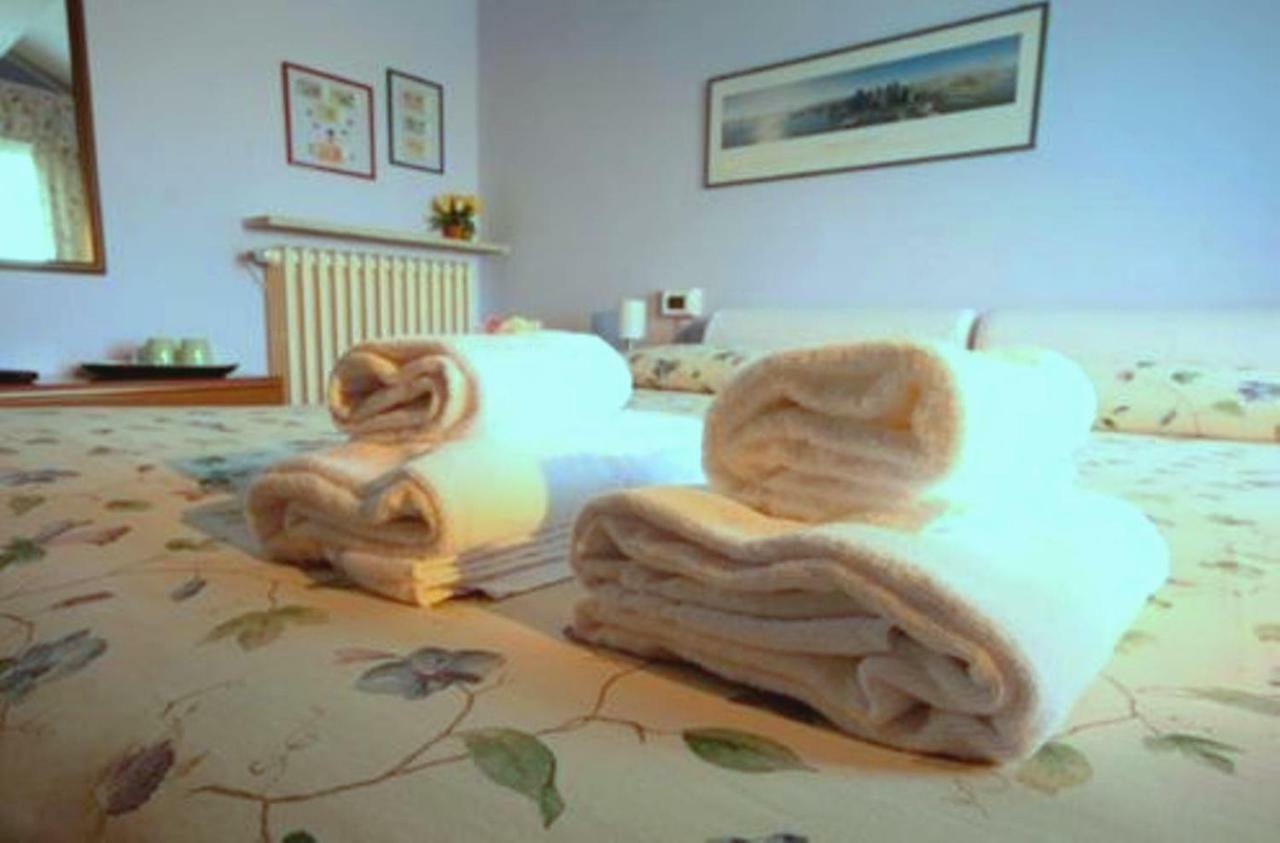 Corte Posta B&B - Parcheggio E Bagno In Camera Mantova Eksteriør bilde