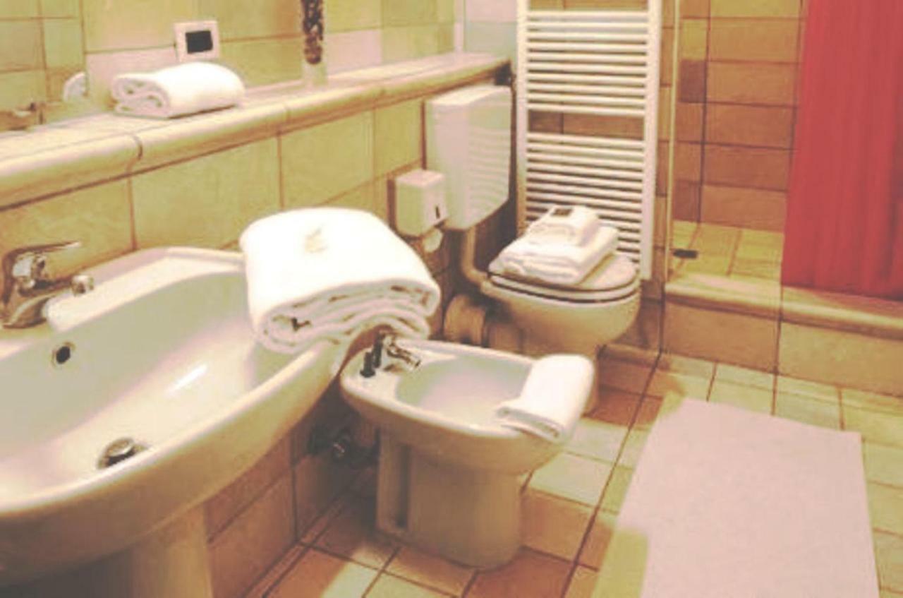 Corte Posta B&B - Parcheggio E Bagno In Camera Mantova Eksteriør bilde